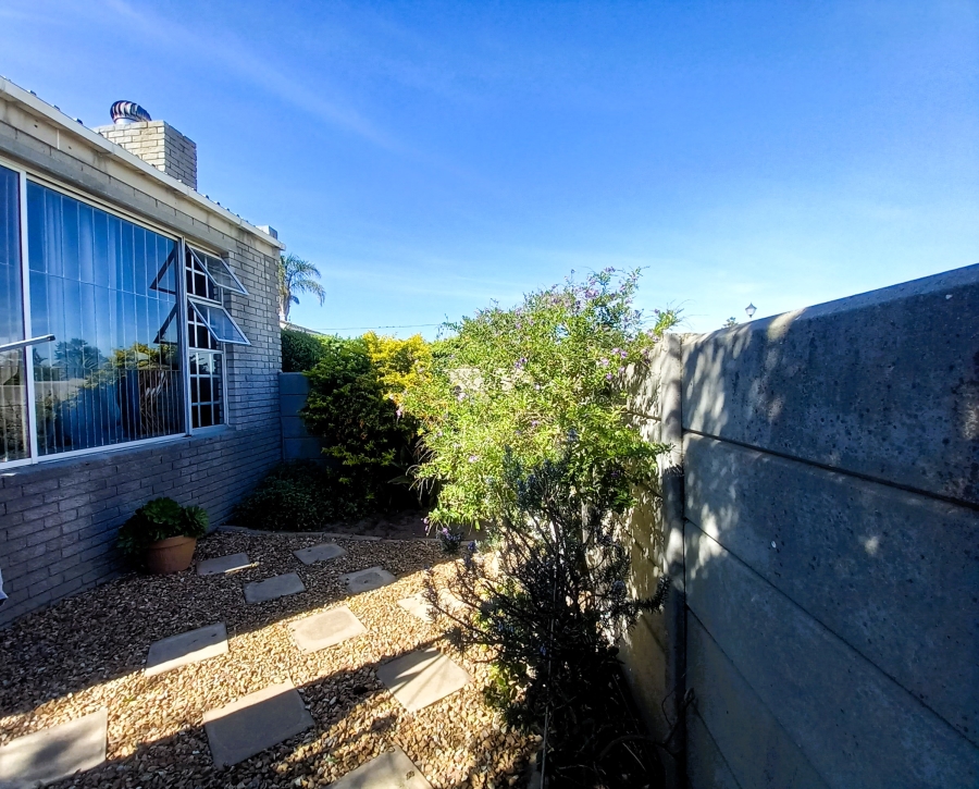 To Let 2 Bedroom Property for Rent in Goedemoed Western Cape